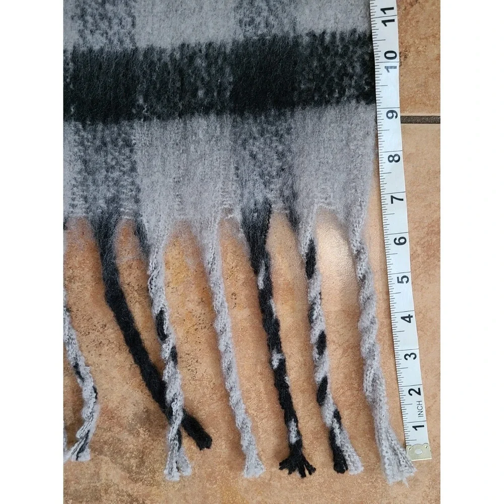 Women's Blanket Scarf Gray Stripe Brushed Fringe 16‎ x 72 Inches Cozy Warm